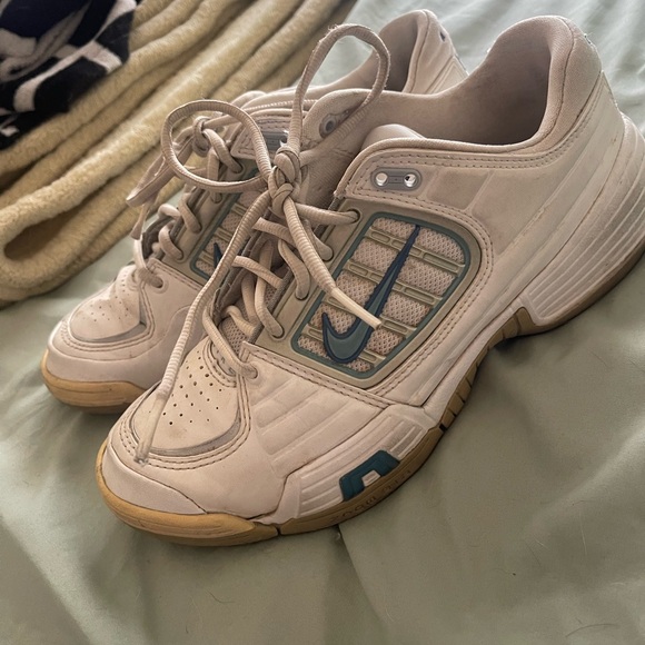 Nike Zoom Air Sneakers - Picture 8 of 9